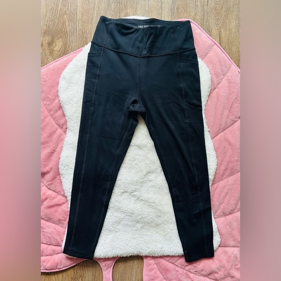 Victoria's Secret Pants - Victoria’s Secret On Point Black High-Waisted Cropped Leggings
